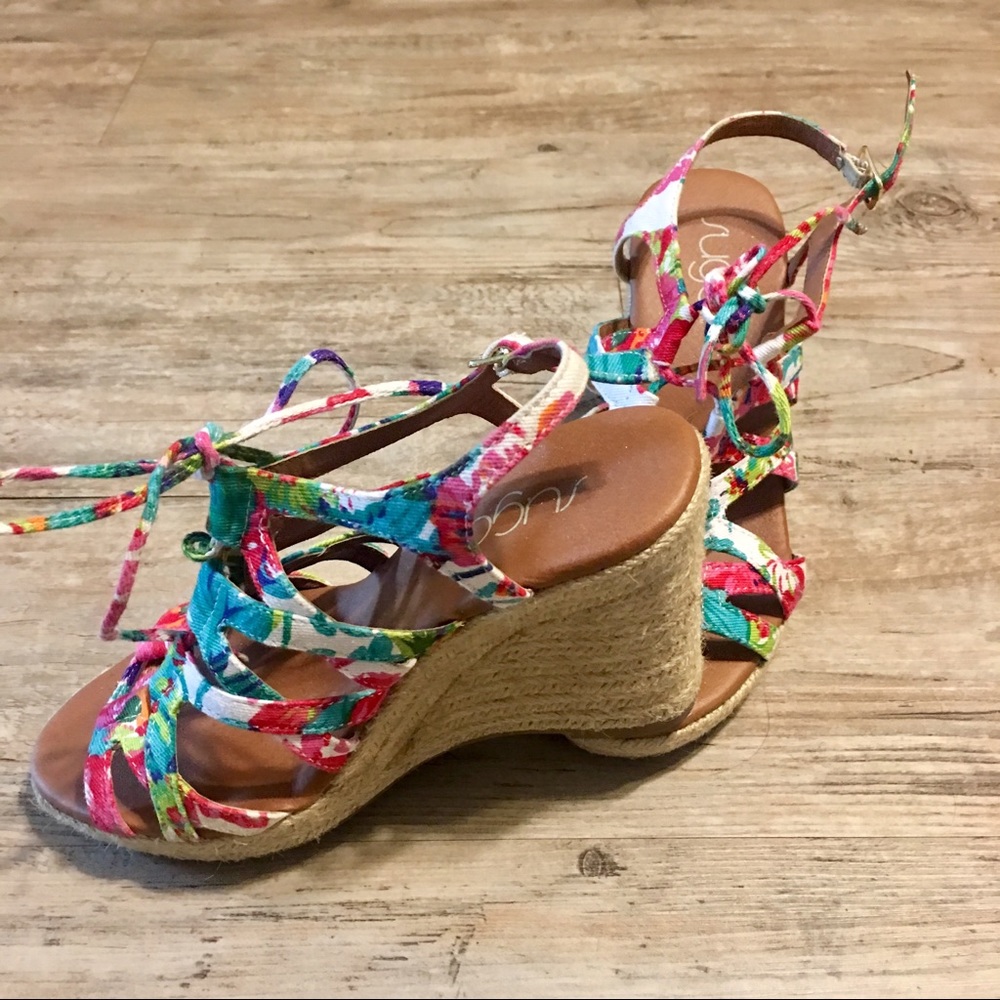 Heather Wedges